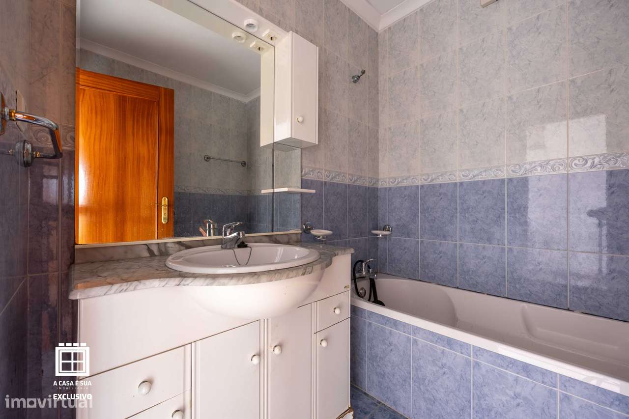 Andar Moradia T4 duplex c área total 213 m2 em São João de Ver - Feira-10
