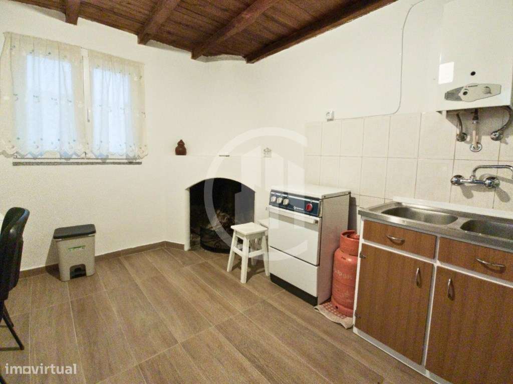 Moradia Remodelada T1 + 2 | Freixial - Fundão-6
