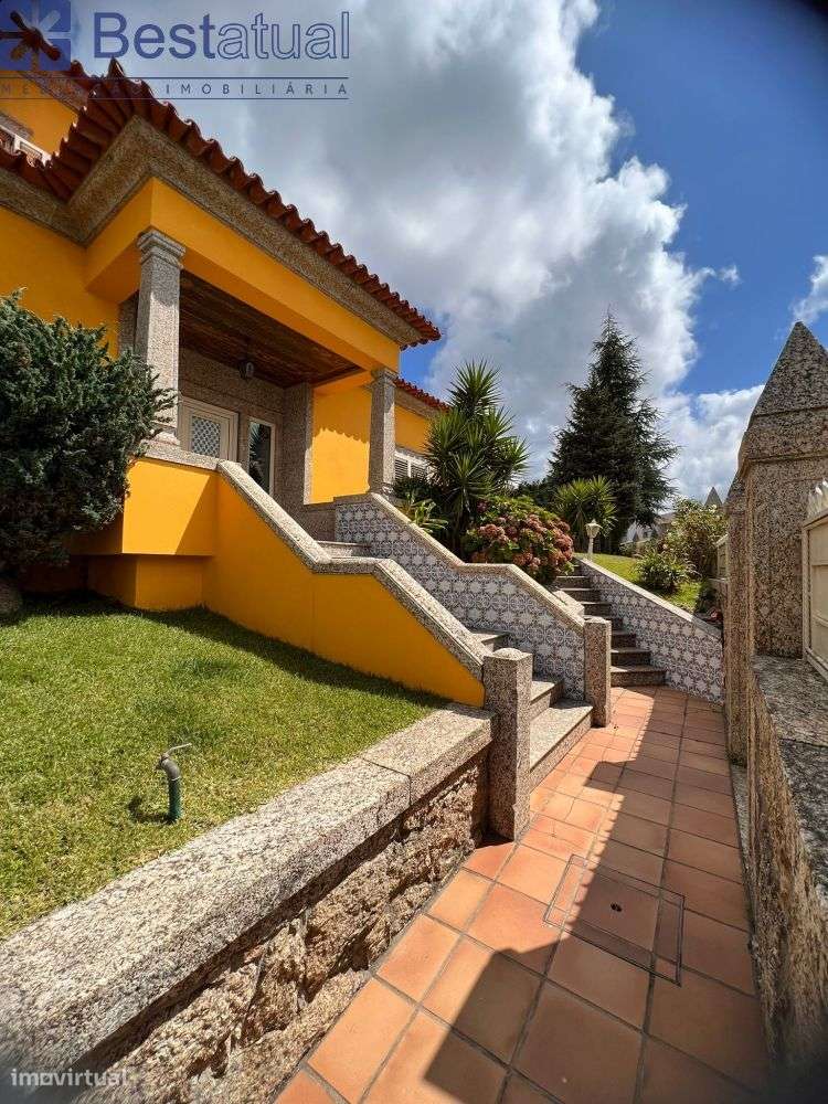 Moradia T4 - 4 Suites - Possib. Permuta - Ribeirão-10