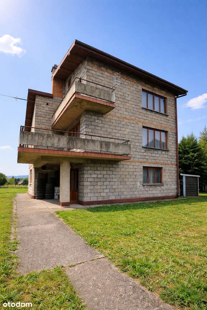 Na sprzedaż dom jednorodzinny z garażem+budynek garożowo gospodarczy