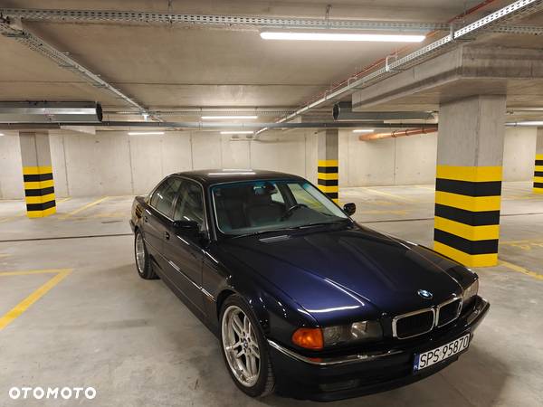 BMW Seria 7 740i - 1