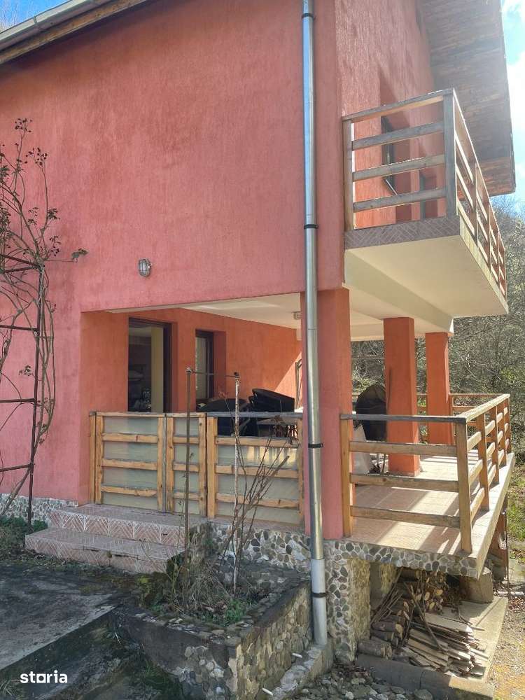 Casa de vacanta la 3 km de Lacul Iezer - Imagine principală: 5/16