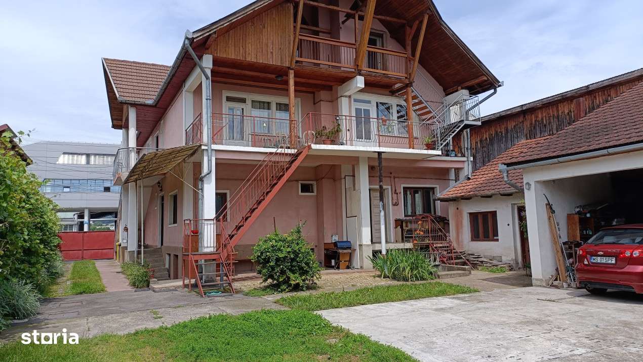 Casa de vanzare - complex imobiliar - Imagine principală: 2/17