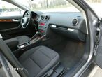 Audi A3 1.6 Sportback S tronic Attraction - 13