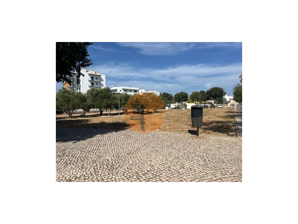 Terreno para construção de 23 apartamentos + 1 loja no centro de loule - Grande imagem: 4/27