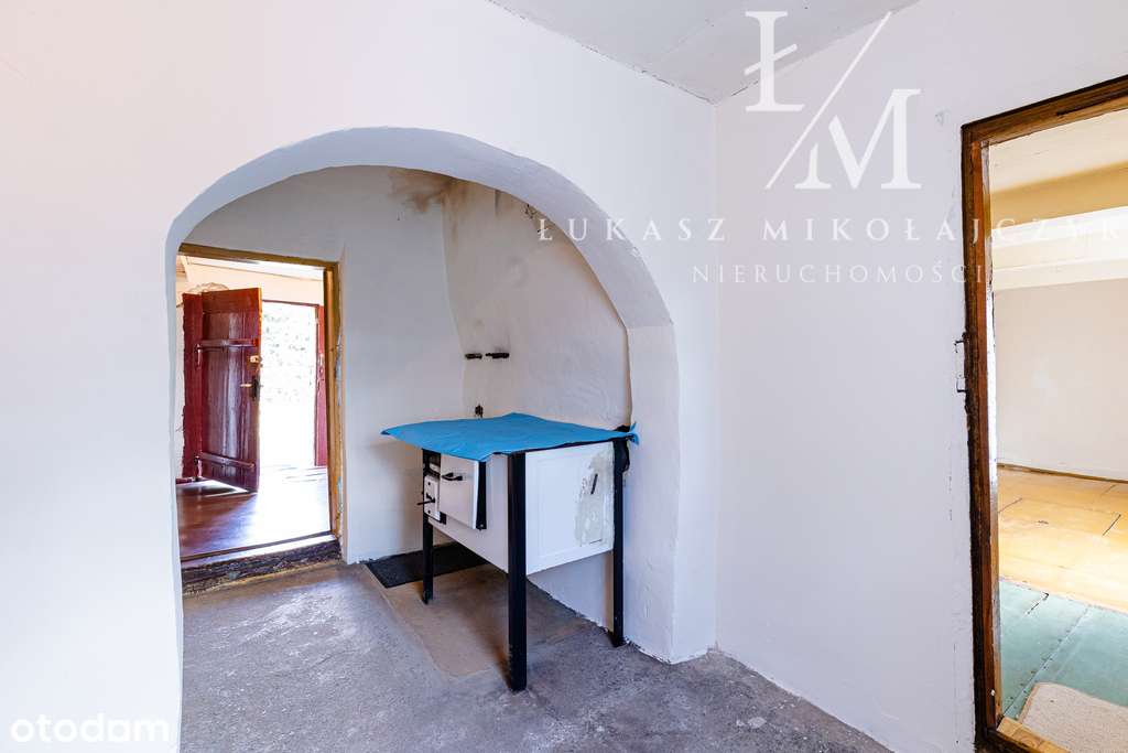 Dom pełen historii, gotowy na Twoją wizję-11