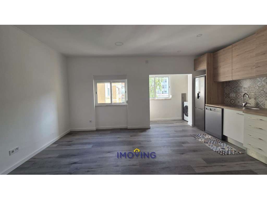 Apartamento T2 totalmente remodelado na Baixa da Banheira-5