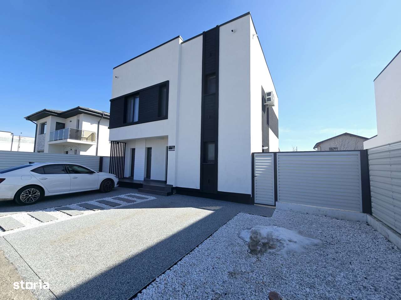 VILA MOBILATA SI UTILATA - 5 camere - 3 bai - teren 456 mp - Imagine principală: 2/9