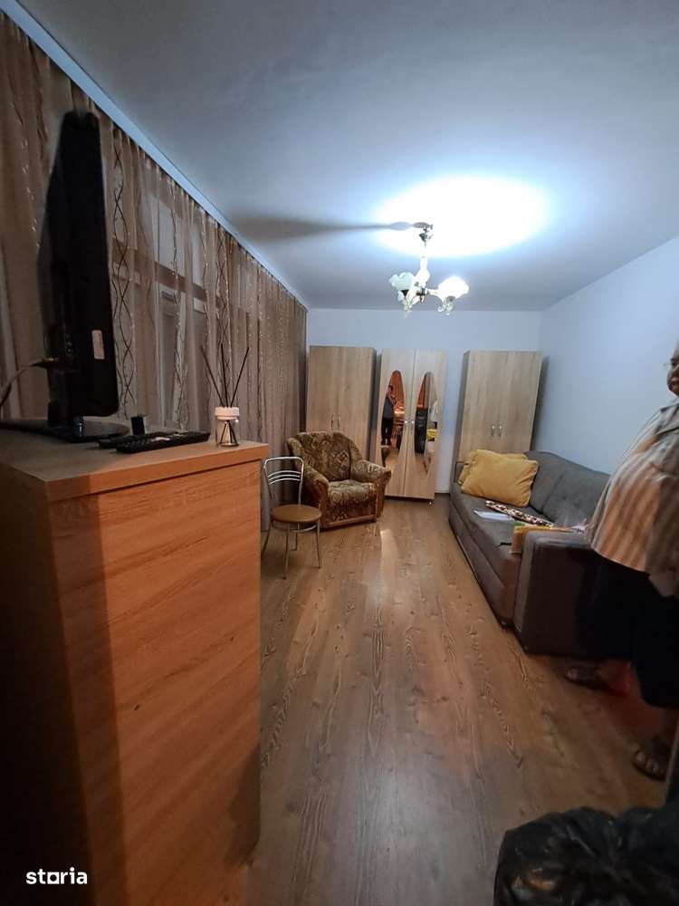 Apartament 2 camere de vanzare Adjud - Casa de Cultura-5