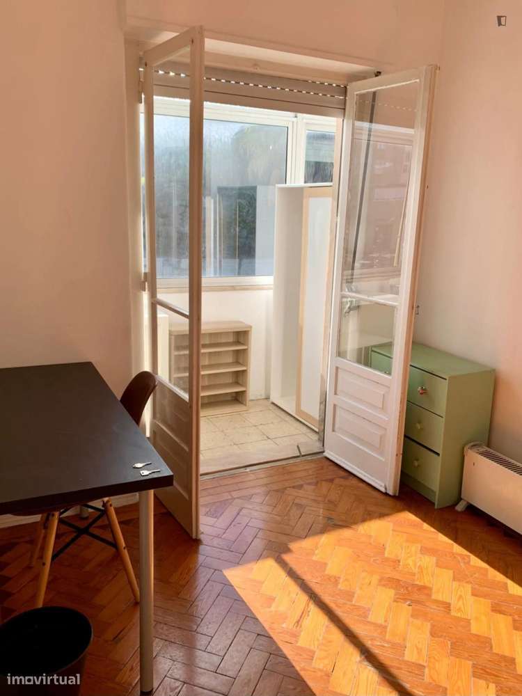 Quarto - localizado em Benfica Lisbon - Grande imagem: 5/6