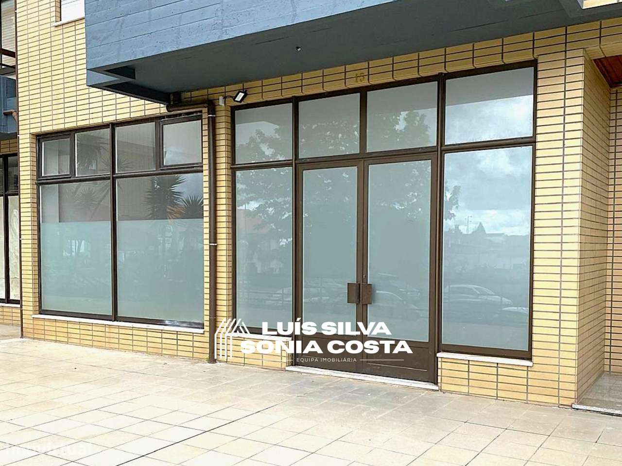 Loja com 186m2 por Apenas 99.000€ – Oportunidade com Elevado...-7