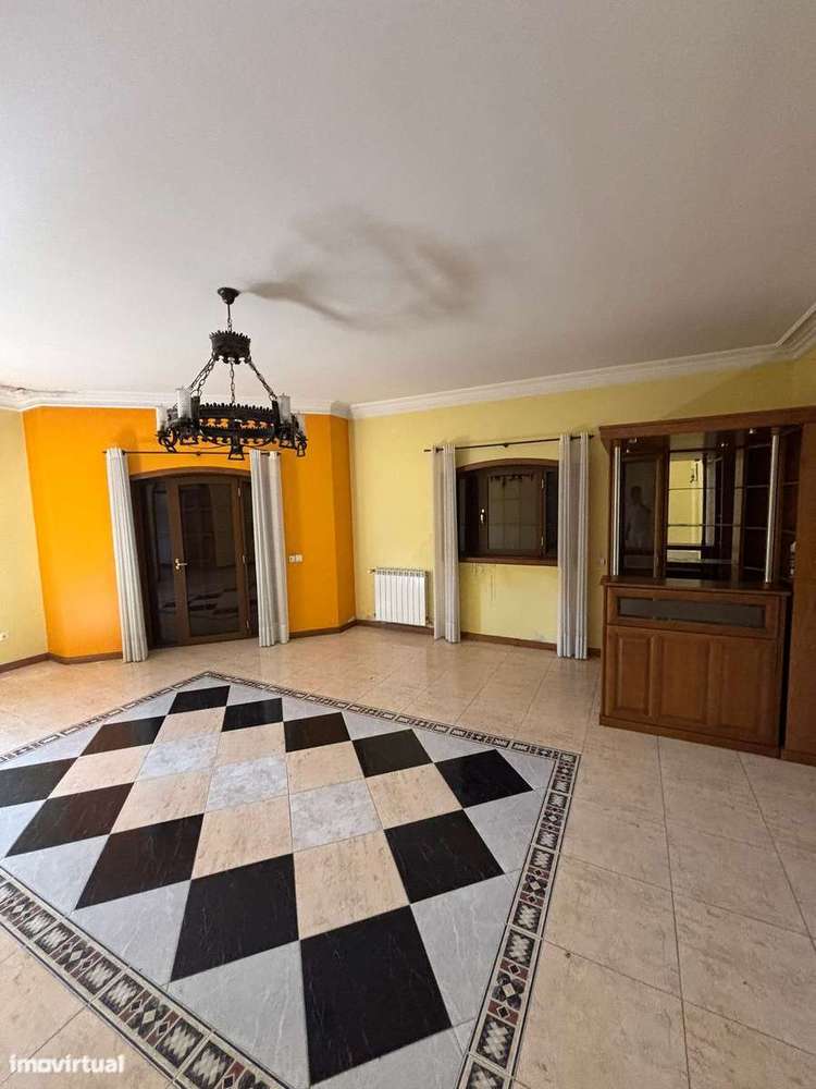 Imóvel de banco : apresente-nos a sua e-12