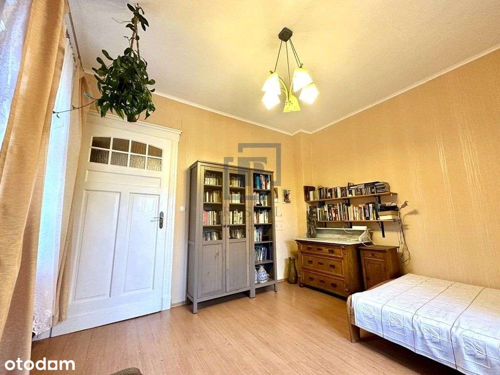 Piętro domu | 4 pokoje | Duży ogród! | Garaż-14