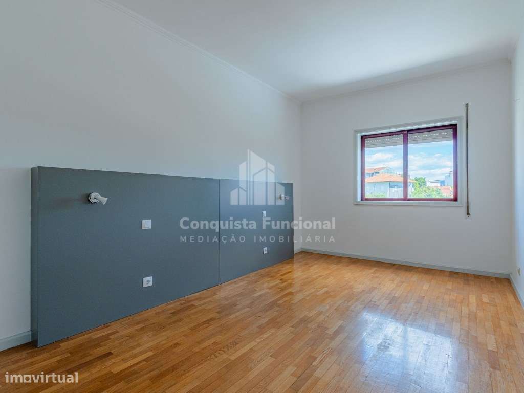 T2 com Lugar de Garagem e Elevador | São João da Madeira | 259.500€-14