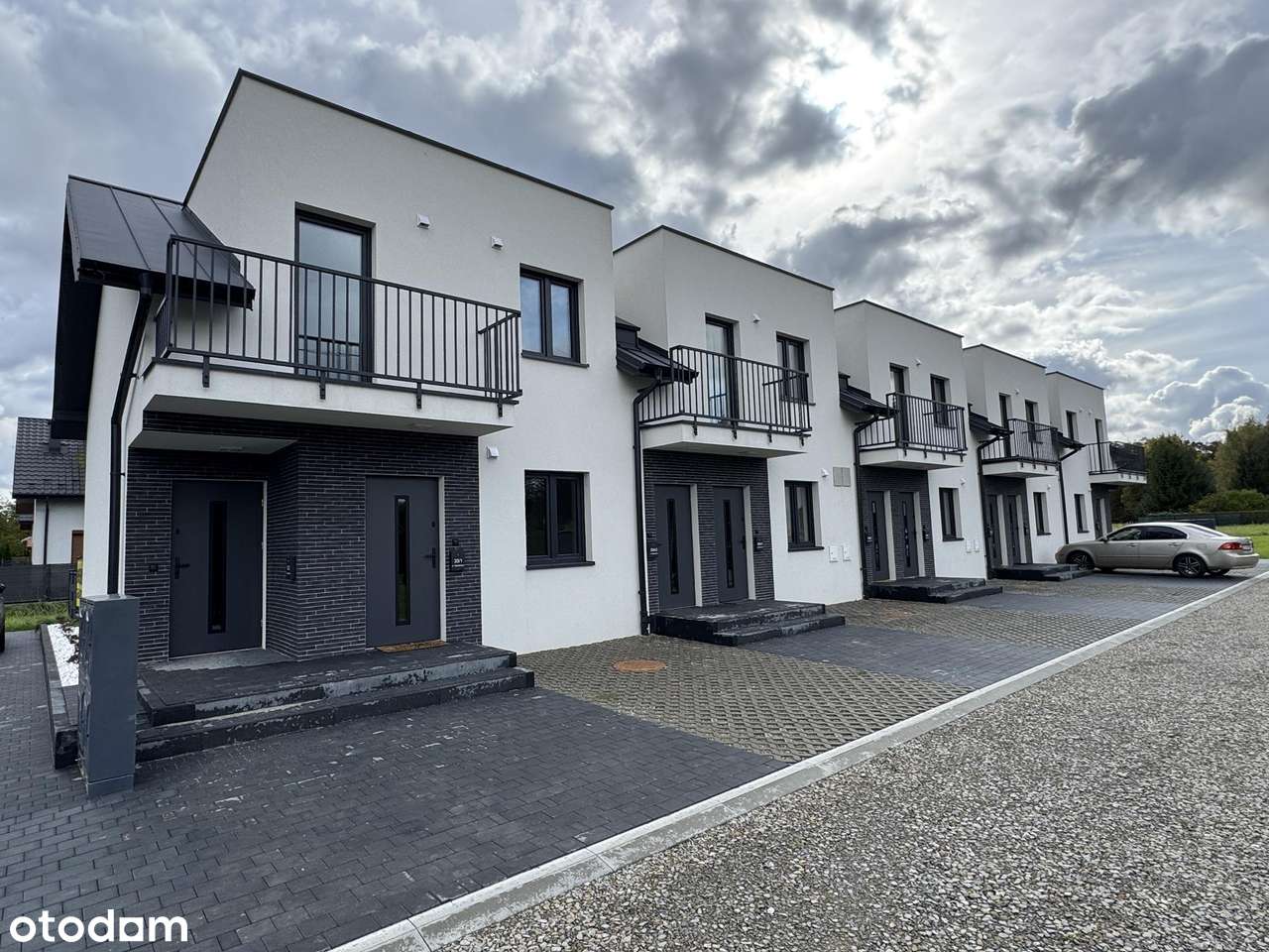 Nowe, 3-pokojowe mieszkanie z dwoma balkonami-1