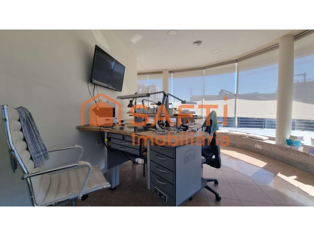 Laboratório de Próteses dentárias em Viana do Castelo - Grande imagem: 4/42