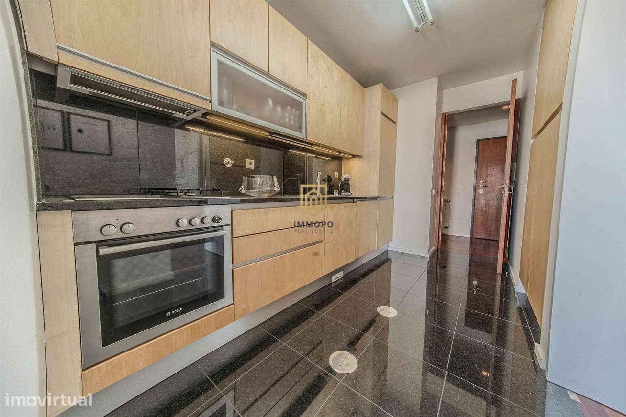 Apartamento T2 na Senhora da Hora, com duas garagens-24