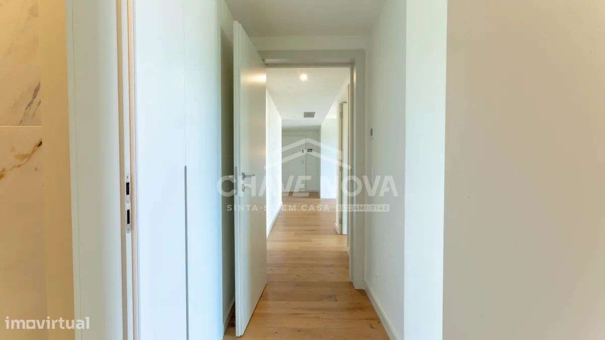 T2 c/ Garagem e Piscina em Oliveira do Douro-38