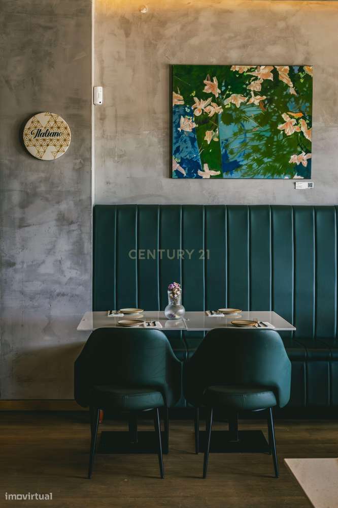 Loja renovada, localização central, e com grande visibilidade em Almad - Grande imagem: 5/11