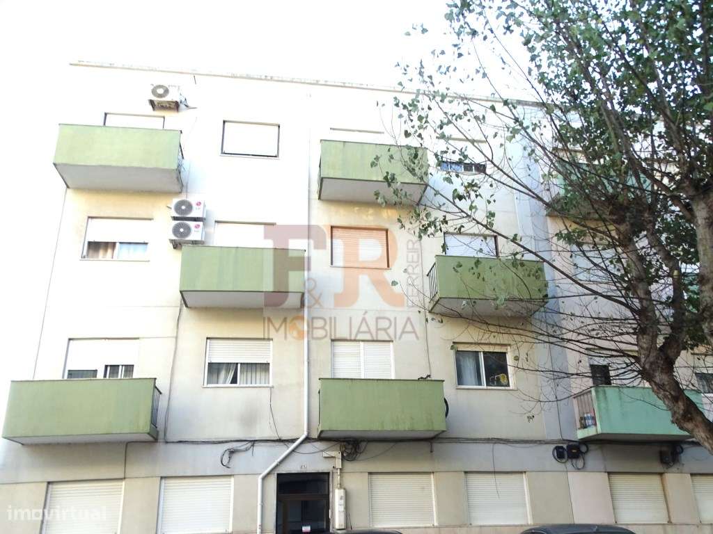 'Excelente 'Apartamento T2 Alto Seixalinho, Verderena Barreiro-0