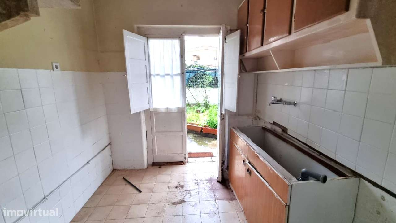 LARANJEIRO METRO - T2 num R/c com terraço de 60m2 - Grande imagem: 5/21