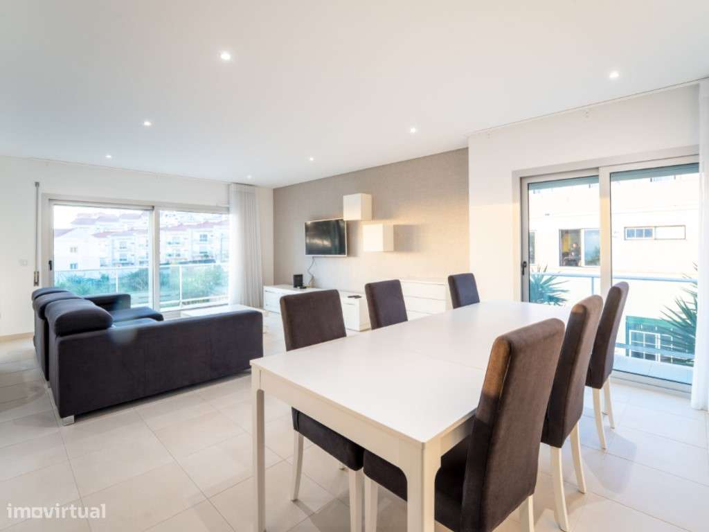 Excelente apartamento T3 com vista mar na Nazaré-0