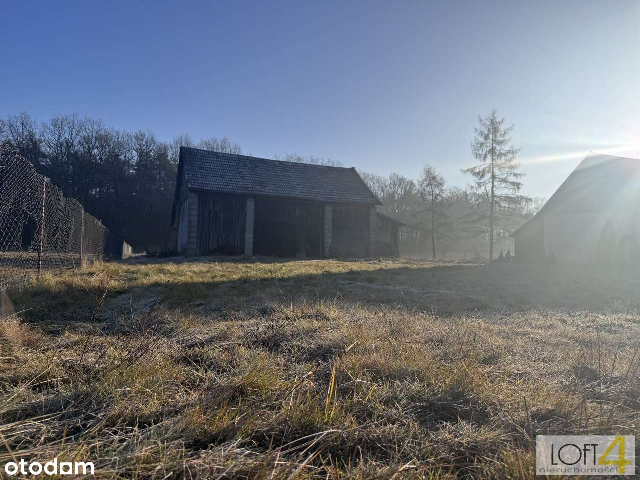 Wyjątkowa, uzbrojona działka pod lasem.-14