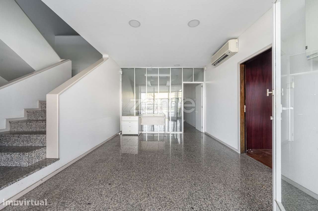 Armazém Industrial com 1100m² na Maia - Grande imagem: 5/29