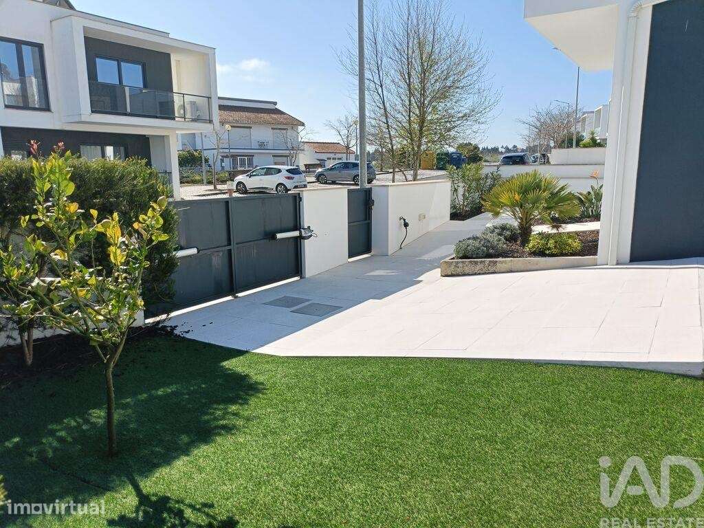 Casa / Villa T3 em Tornada e Salir do Porto de 145,00 m2 - Grande imagem: 4/30