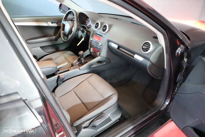 Audi A3 Sportback 1.6 TDI Attraction Special Edition - 28