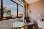 Apartamento T1 Mobilado com Vistas Panorâmicas no Coração de Lisboa - Miniatura: 24/30