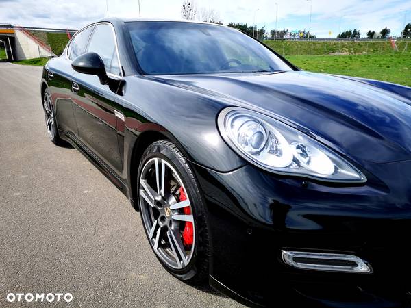 Porsche Panamera Turbo PDK - 3