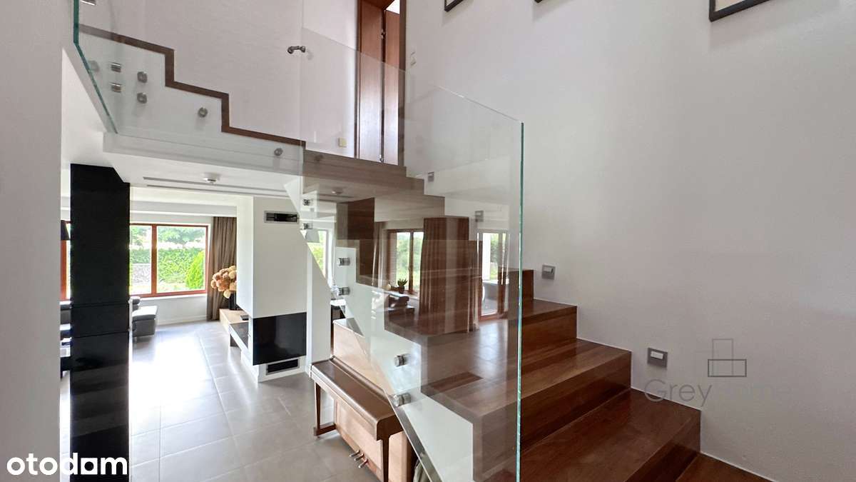 Przestronny jednorodzinny dom w Nowej Woli-8