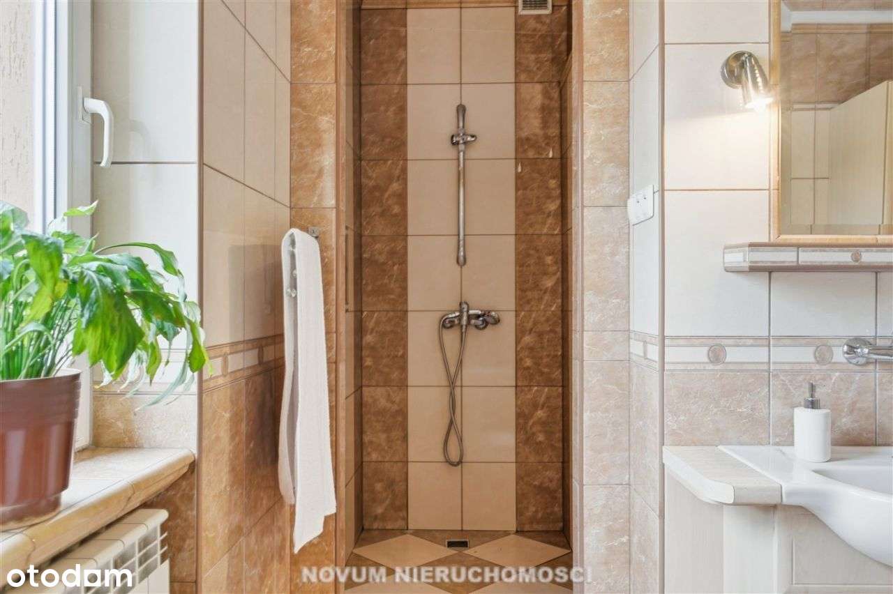 Dom Uniwersalny - Rodzina- Firma- Inwestyacja-17