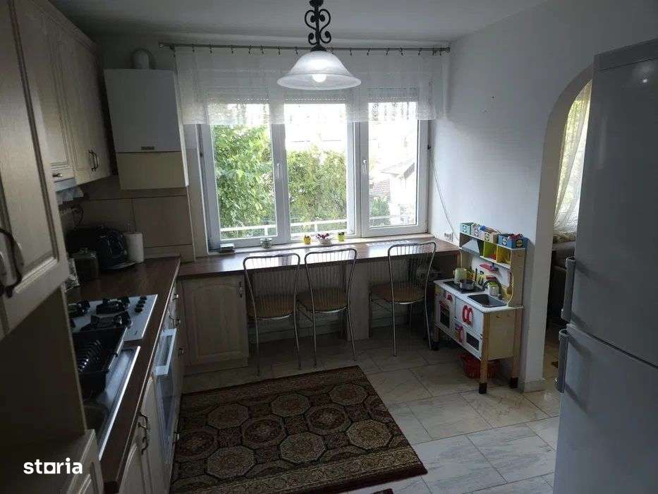 Ultracentral - Inchiriere ap. 3 camere + garaj - Piata Trandafirilor - Imagine principală: 3/8