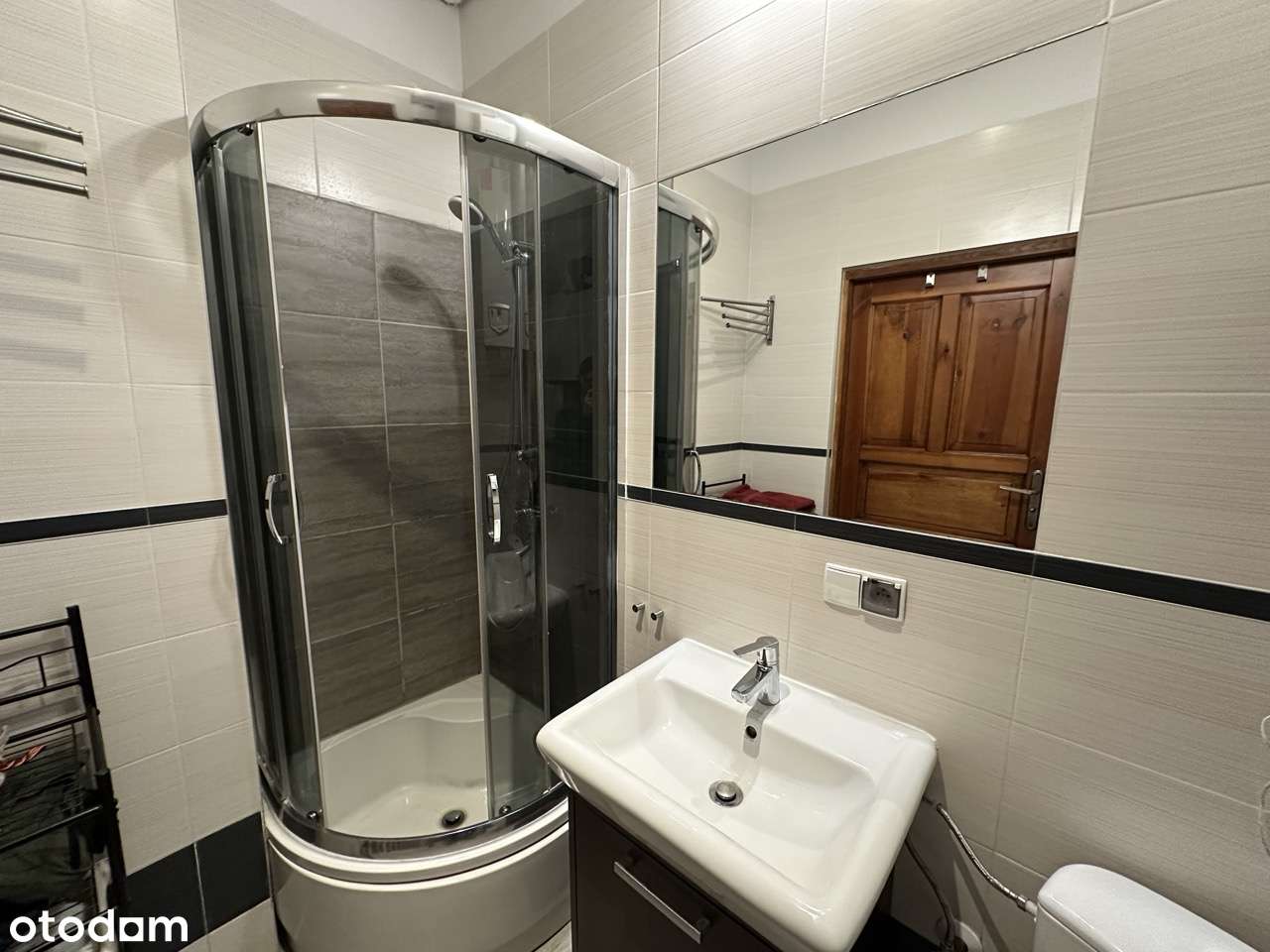 Wykończone i umeblowane mieszkanie z miejscem parkingowym-9