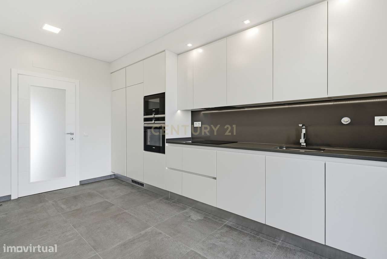 Apartamento T3, novo, com vista de mar, localizado em Santa Cruz. - Grande imagem: 3/38