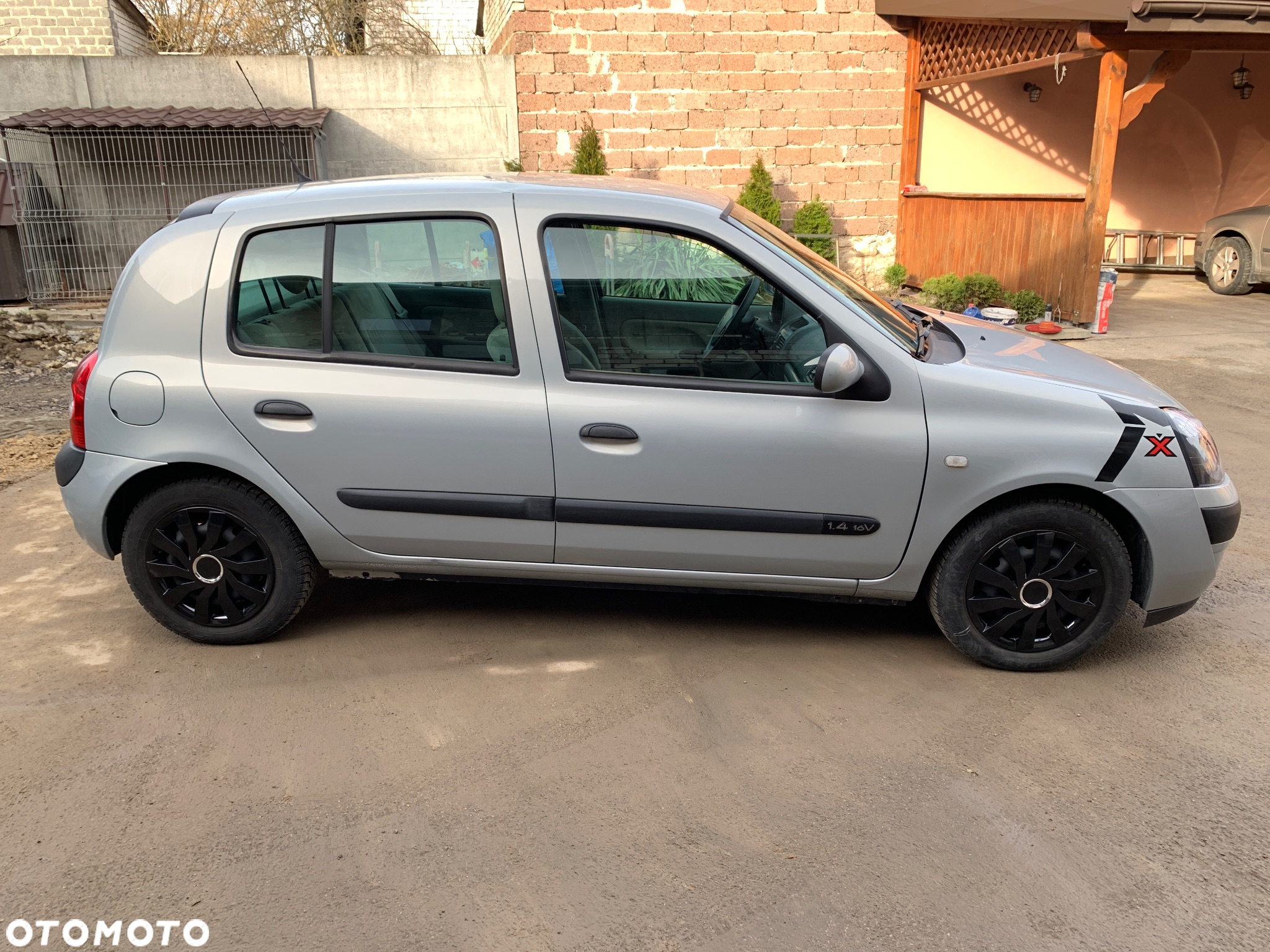 Renault Clio 1.4 16V Authentique - 4