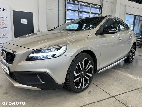 Volvo V40 Cross Country T3 Geartronic Momentum - 1