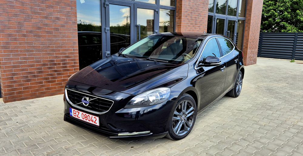 Volvo V40 2015