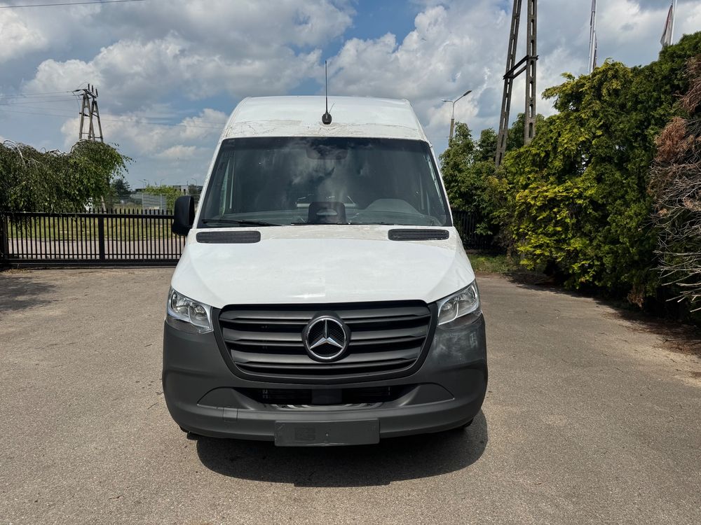 Mercedes-Benz Sprinter 2025