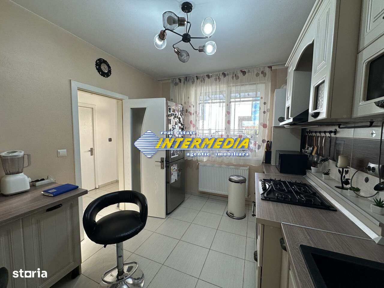 Vanzare Casa 4 camere  P+1E cu 232 mp teren CETATE Dealul Furcilor - Imagine principală: 5/10