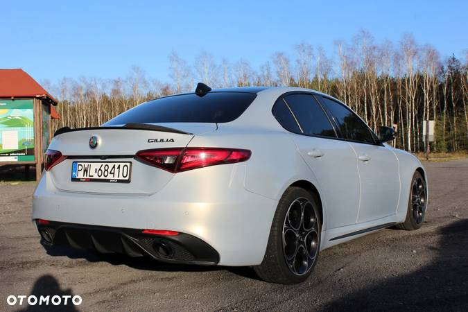 Alfa Romeo Giulia 2.0 Turbo 16V AT8 Veloce Ti - 4