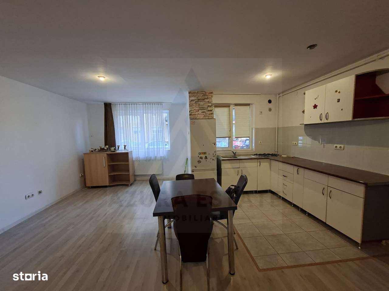 Apartament 3 camere 77 mp utili si parcare privata in zona Rahovei - Imagine principală: 3/8