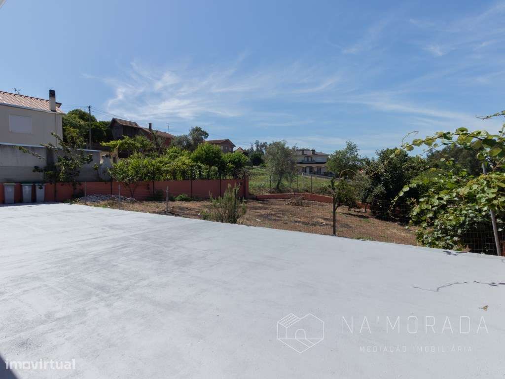 MORADIA UNIFAMILIAR T3+1 COM JARDIM EM CANEDO-24