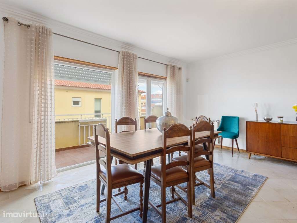 Moradia T2 com piscina e vista mar para venda em Santa Cruz.-12