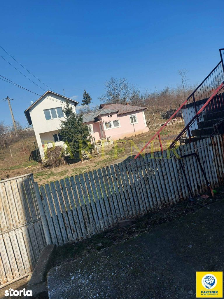 2 case Serboieni, 25 km de Pitesti