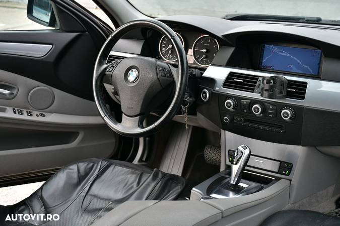 BMW Seria 5 520d Touring Aut. Edition Exclusive - 34