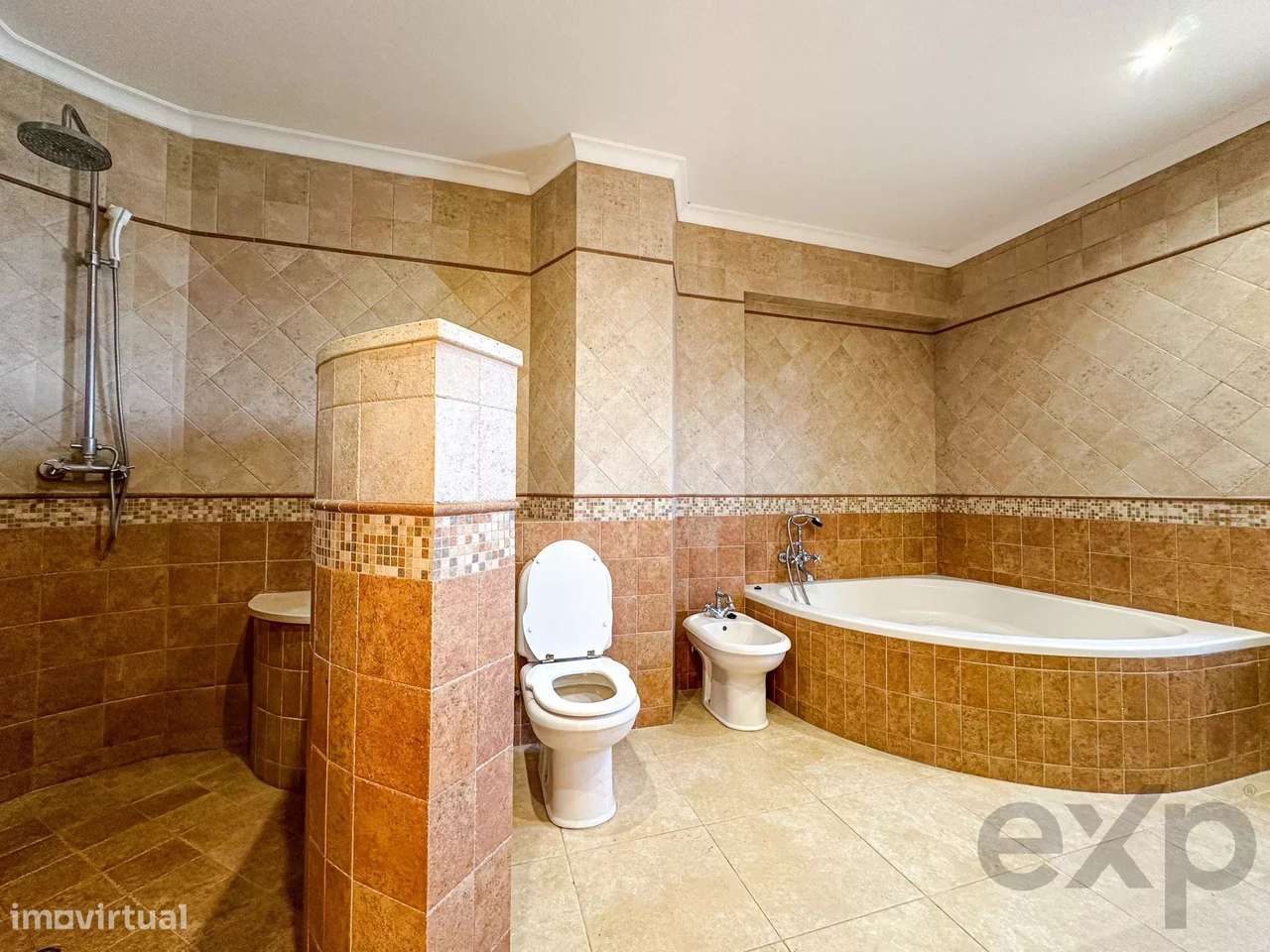 Casa senhorial privada com piscina em mais de 5 hectares.-22