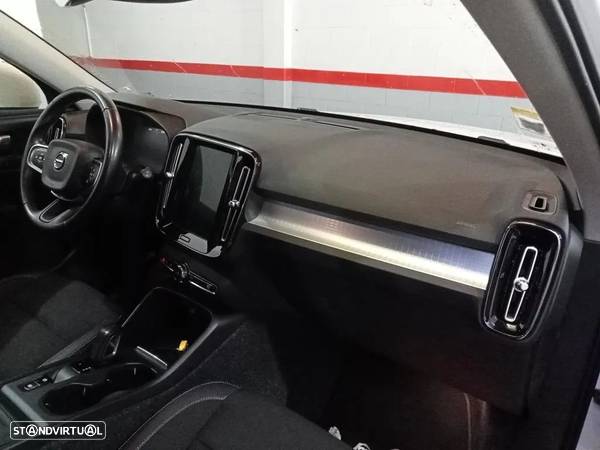 Volvo XC 40 2.0 D3 Momentum Geartronic - 6